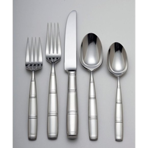 NIB Reed & Barton Tremont 5 pc placesettings